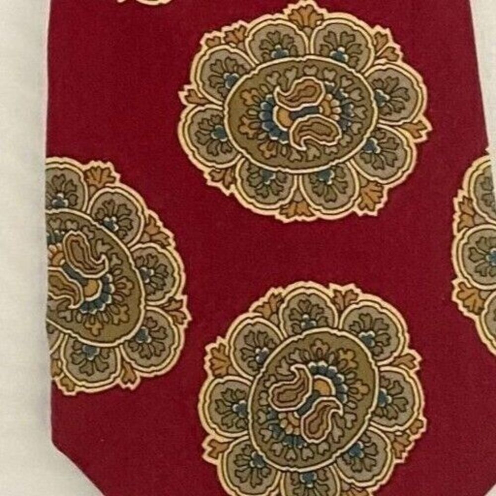 #5881 Bill Bass Maroon and Gold Mens Necktie, TIe 58x3.75
